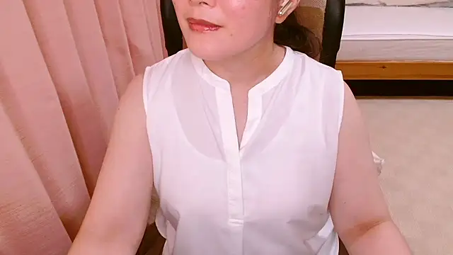 LENA-xo online show from June 2026 03:51:02 PM