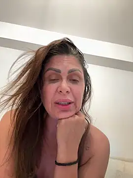 Evelyn Anya online show from June 2026 09:27:01 PM