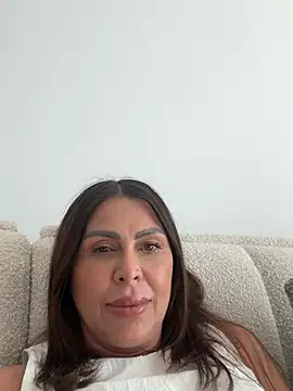 Evelyn Anya online show from June 2026 02:29:01 PM