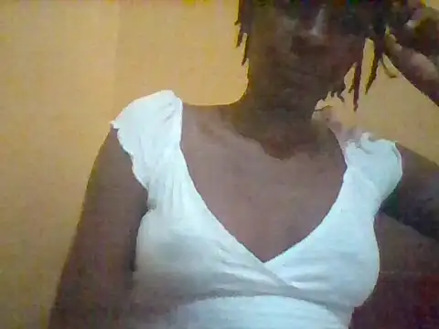 Snapshot of Zinnah_Q chatting on June 2026 09:03:01 AM Zinnah Q online show from June 2026 09:03:01 AM