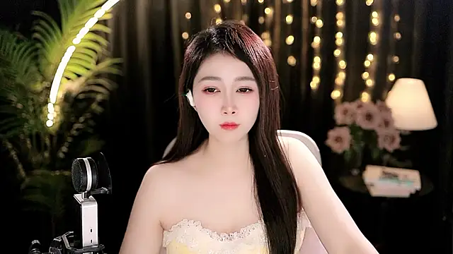 Snapshot of Peach_zzz chatting on June 2026 01:42:02 PM Peach zzz online show from June 2026 01:42:02 PM