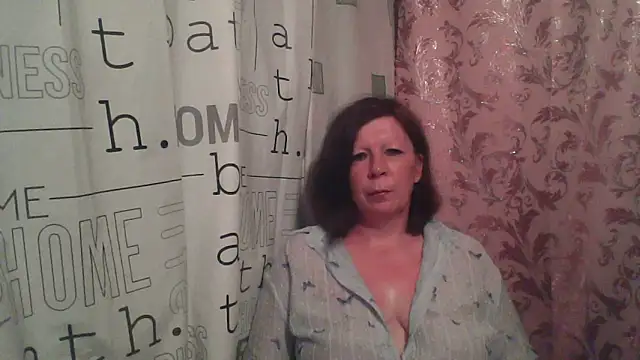 Snapshot of Schastlivaya43 chatting on June 2026 06:27:01 PM Schastlivaya43 online show from June 2026 06:27:01 PM