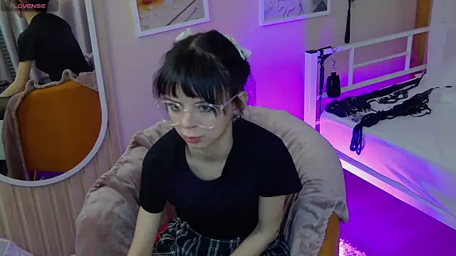 TwiggySmith online show from June 2026 09:37:01 AM