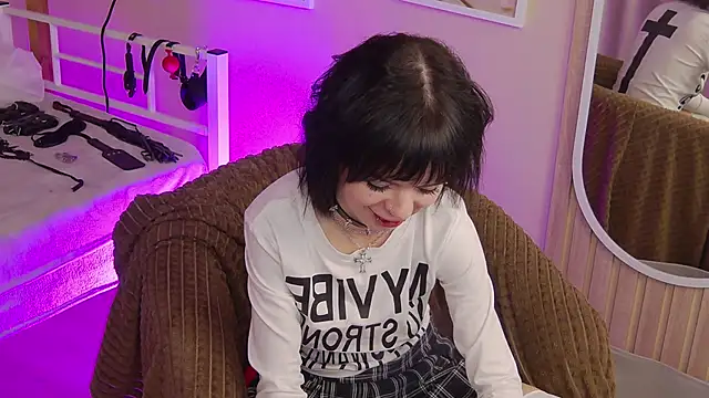 TwiggySmith online show from June 2026 10:00:01 AM