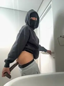 JHBDICKBULLY online show from July 2026 12:50:02 PM