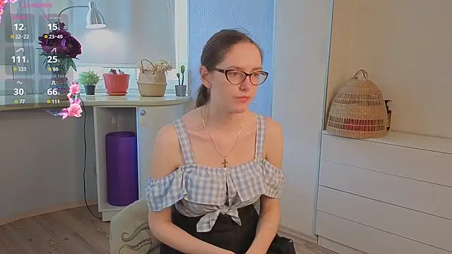 EstelaWeninger online show from July 2026 04:03:02 AM