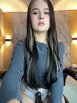 Tinakitten online show from June 2026 11:32:02 AM