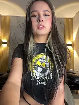 Tinakitten online show from June 2026 11:52:02 AM