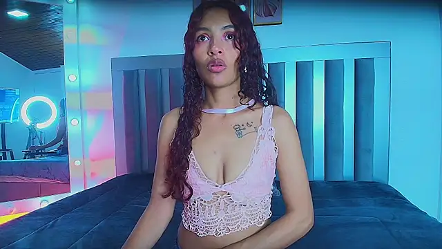 Aylin valerie online show from July 2026 07:39:02 PM