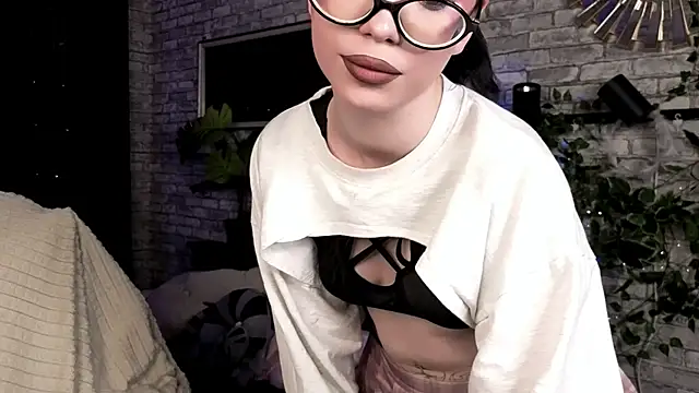 Snapshot of Velvet__Kiss chatting on June 2026 08:39:01 PM Velvet Kiss online show from June 2026 08:39:01 PM