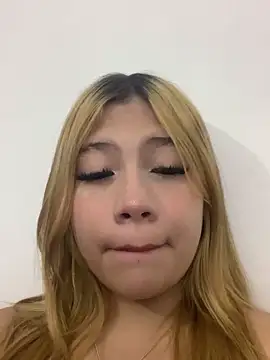 Snapshot of zury_cute1 chatting on June 2026 03:47:01 AM zury cute1 online show from June 2026 03:47:01 AM