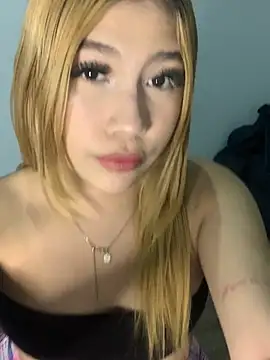 Snapshot of zury_cute1 chatting on June 2026 03:26:02 AM zury cute1 online show from June 2026 03:26:02 AM