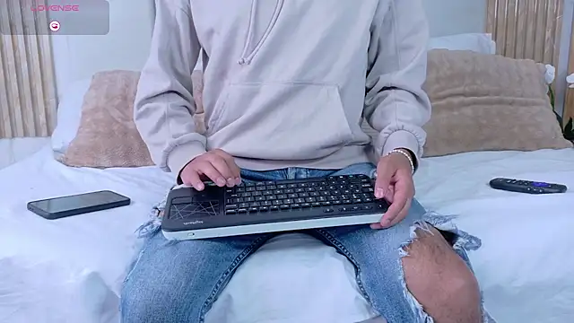 Thiago Stone1 online show from July 2026 03:20:01 PM