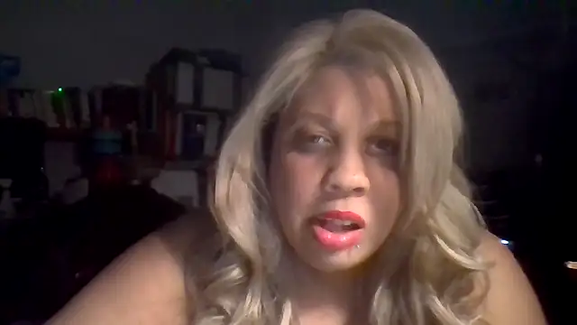 Snapshot of NotEvenPretty chatting on June 2026 09:32:01 AM NotEvenPretty online show from June 2026 09:32:01 AM