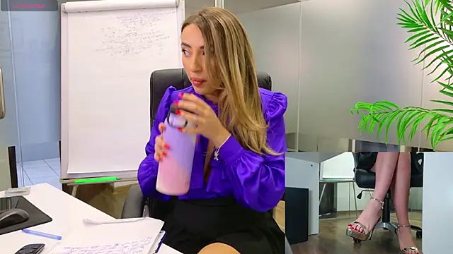 Snapshot of BabesGoWild chatting on February 2025 08:56:02 AM BabesGoWild online show from February 2025 08:56:02 AM