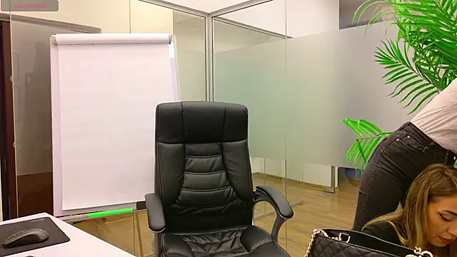 Snapshot of BabesGoWild chatting on February 2025 05:30:01 AM BabesGoWild online show from February 2025 05:30:01 AM