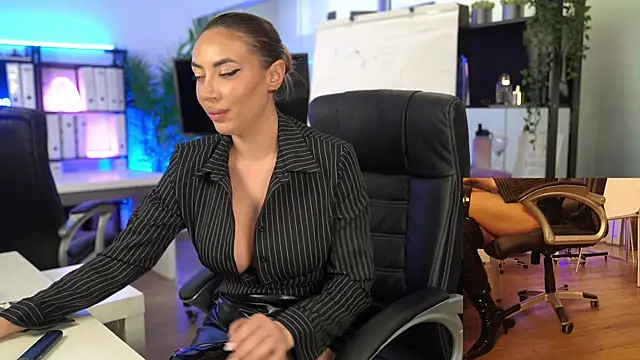 BabesGoWild online show from April 2026 05:01:02 AM