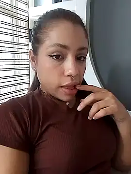 Chloe Belll online show from July 2026 04:18:01 PM