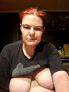 Snapshot of GoldenWifee chatting on July 2026 04:19:02 AM GoldenWifee online show from July 2026 04:19:02 AM