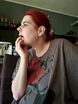 Snapshot of GoldenWifee chatting on June 2026 05:07:01 AM GoldenWifee online show from June 2026 05:07:01 AM