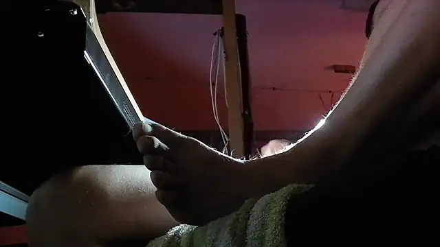Snapshot of luukikuuki chatting on June 2026 11:32:02 PM luukikuuki online show from June 2026 11:32:02 PM