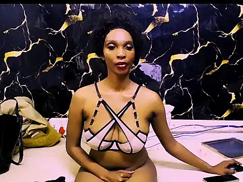 Snapshot of Caramelminxx_ chatting on June 2026 07:28:02 AM Caramelminxx online show from June 2026 07:28:02 AM