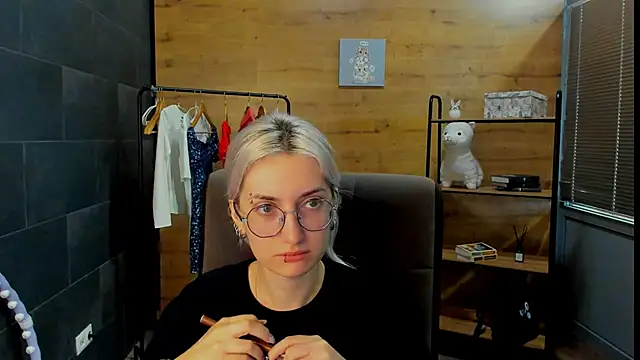 DaisyHopkins online show from June 2026 09:47:01 AM