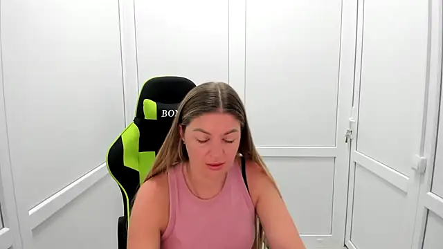 MiaSummerr  online show from July 2026 06:14:01 AM
