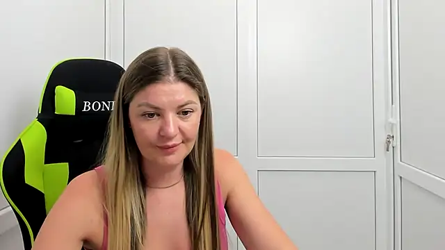 MiaSummerr  online show from July 2026 07:25:01 PM