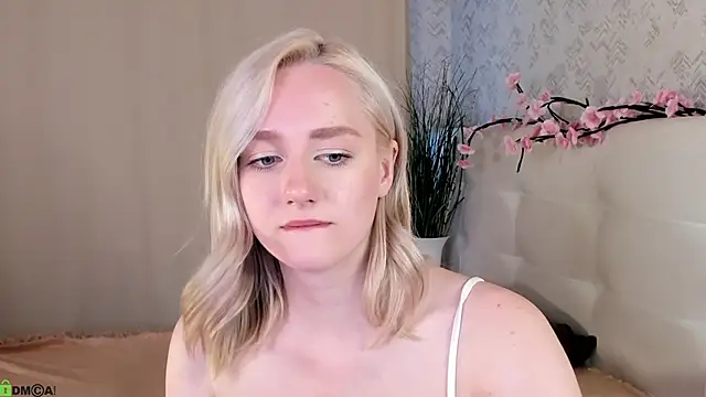 Chloe-Deccer online show from June 2026 05:37:01 AM