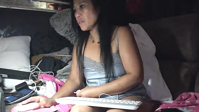 Hornygirltheone online show from September 2025 06:45:02 AM