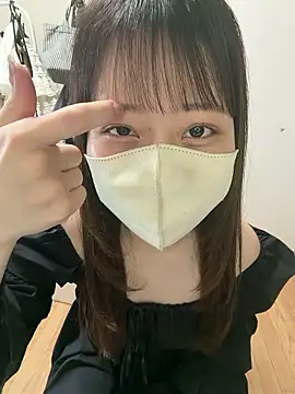 Snapshot of Miiruuu75 chatting on June 2026 12:12:01 AM Miiruuu75 online show from June 2026 12:12:01 AM