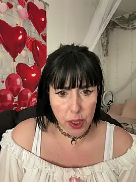 juliee1979 online show from June 2026 04:05:02 PM