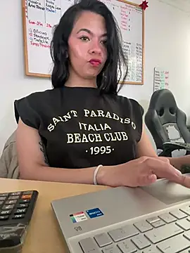 vanellopeFoxx online show from July 2026 04:35:01 PM