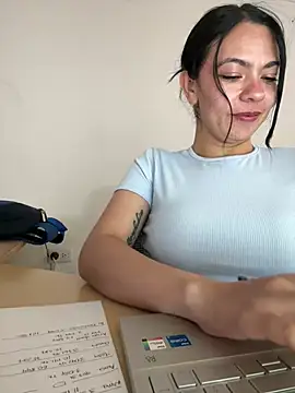 vanellopeFoxx online show from July 2026 05:21:02 PM