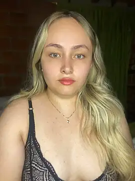 Snapshot of Rositafresitaa chatting on June 2026 01:55:01 AM Rositafresitaa online show from June 2026 01:55:01 AM