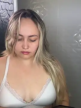 Snapshot of Rositafresitaa chatting on June 2026 03:07:01 PM Rositafresitaa online show from June 2026 03:07:01 PM