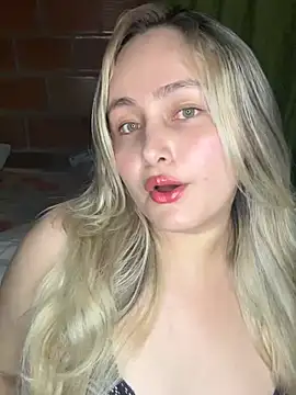 Snapshot of Rositafresitaa chatting on June 2026 01:44:02 AM Rositafresitaa online show from June 2026 01:44:02 AM