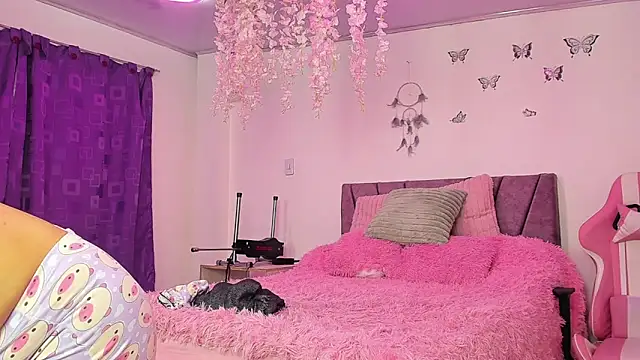 NahomyEvans online show from June 2026 12:28:02 PM