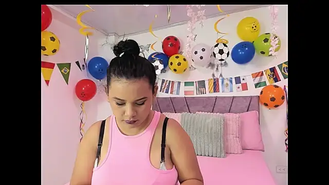 NahomyEvans online show from July 2026 11:50:01 AM