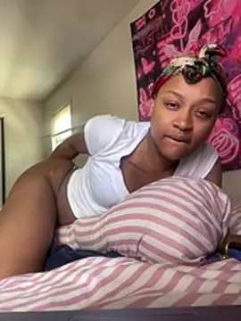 Snapshot of Prettywettkittycc chatting on June 2026 05:03:02 PM Prettywettkittycc online show from June 2026 05:03:02 PM