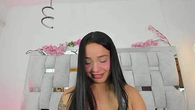 Snapshot of Luna_Juicyberry chatting on June 2026 06:20:01 PM Luna Juicyberry online show from June 2026 06:20:01 PM
