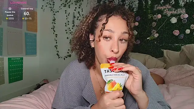 LyraCovee online show from June 2026 12:31:01 AM
