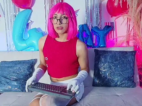 Snapshot of LEE_ROSES chatting on July 2026 01:04:02 PM LEE ROSES online show from July 2026 01:04:02 PM