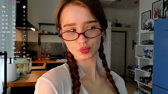 Snapshot of AliviaWithLove chatting on June 2026 09:10:02 AM AliviaWithLove online show from June 2026 09:10:02 AM