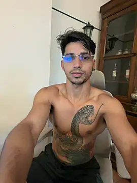 Snapshot of David_Tresh5 chatting on June 2026 08:21:02 PM David Tresh5 online show from June 2026 08:21:02 PM