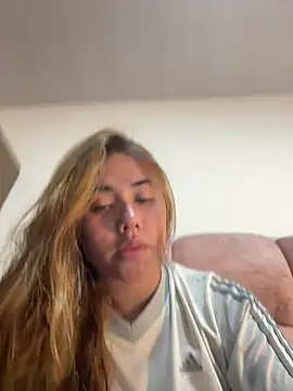Issie 01 online show from June 2026 03:17:02 AM