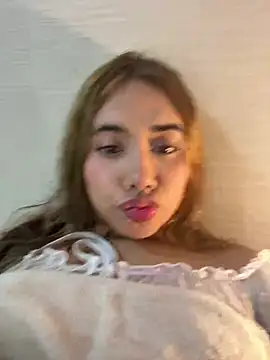 Issie 01 online show from June 2026 09:59:01 PM