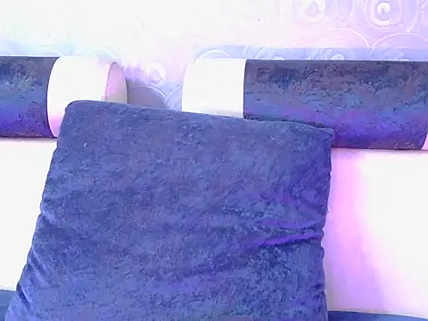 cute-iraa online show from July 2026 07:45:01 AM