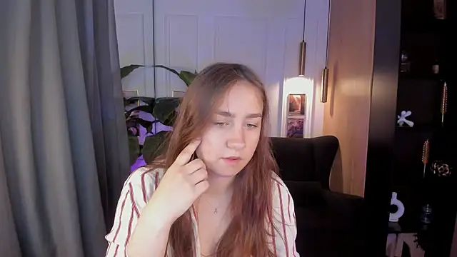 polly bloomm online show from July 2026 05:14:01 AM